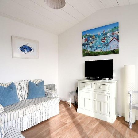 The Beach Hut Lyme Regis Exterior photo