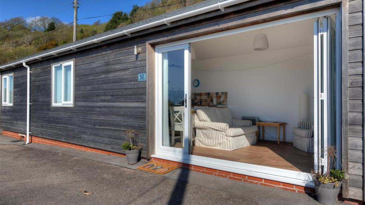 The Beach Hut Lyme Regis Exterior photo